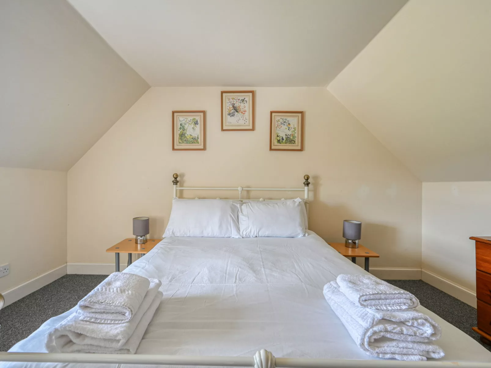 Loch Meiklie View - Drinnen