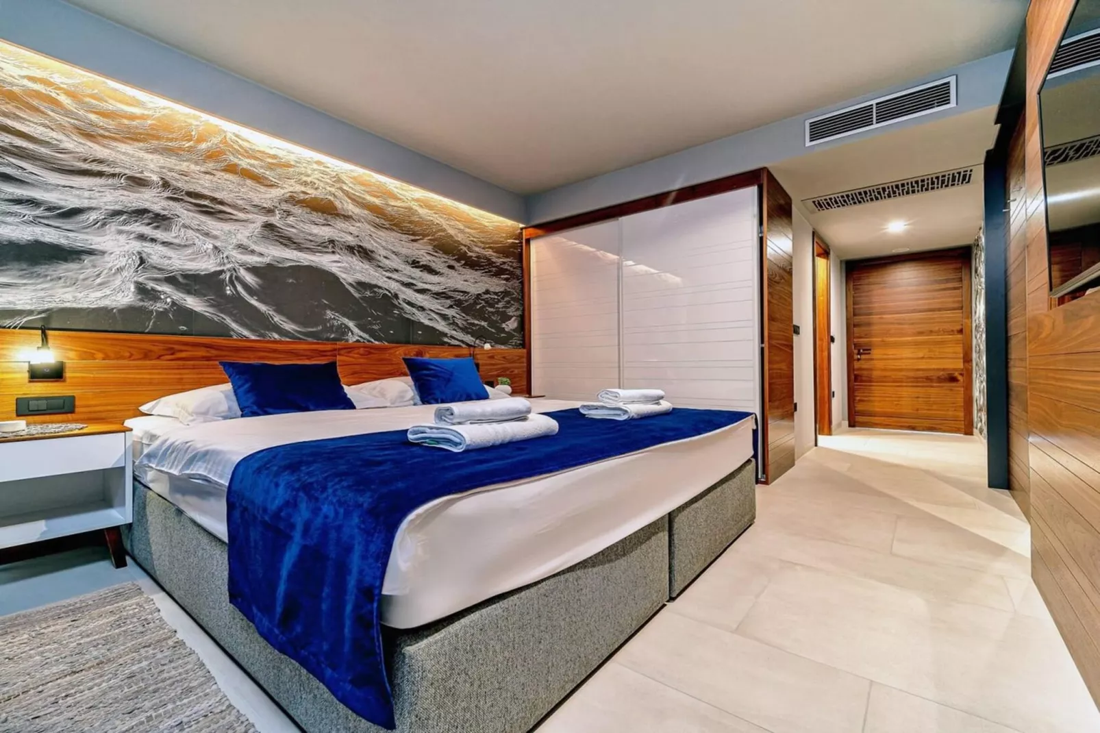 Luxury Villa Delight II – Promajna, Heated Pool - Bedroom