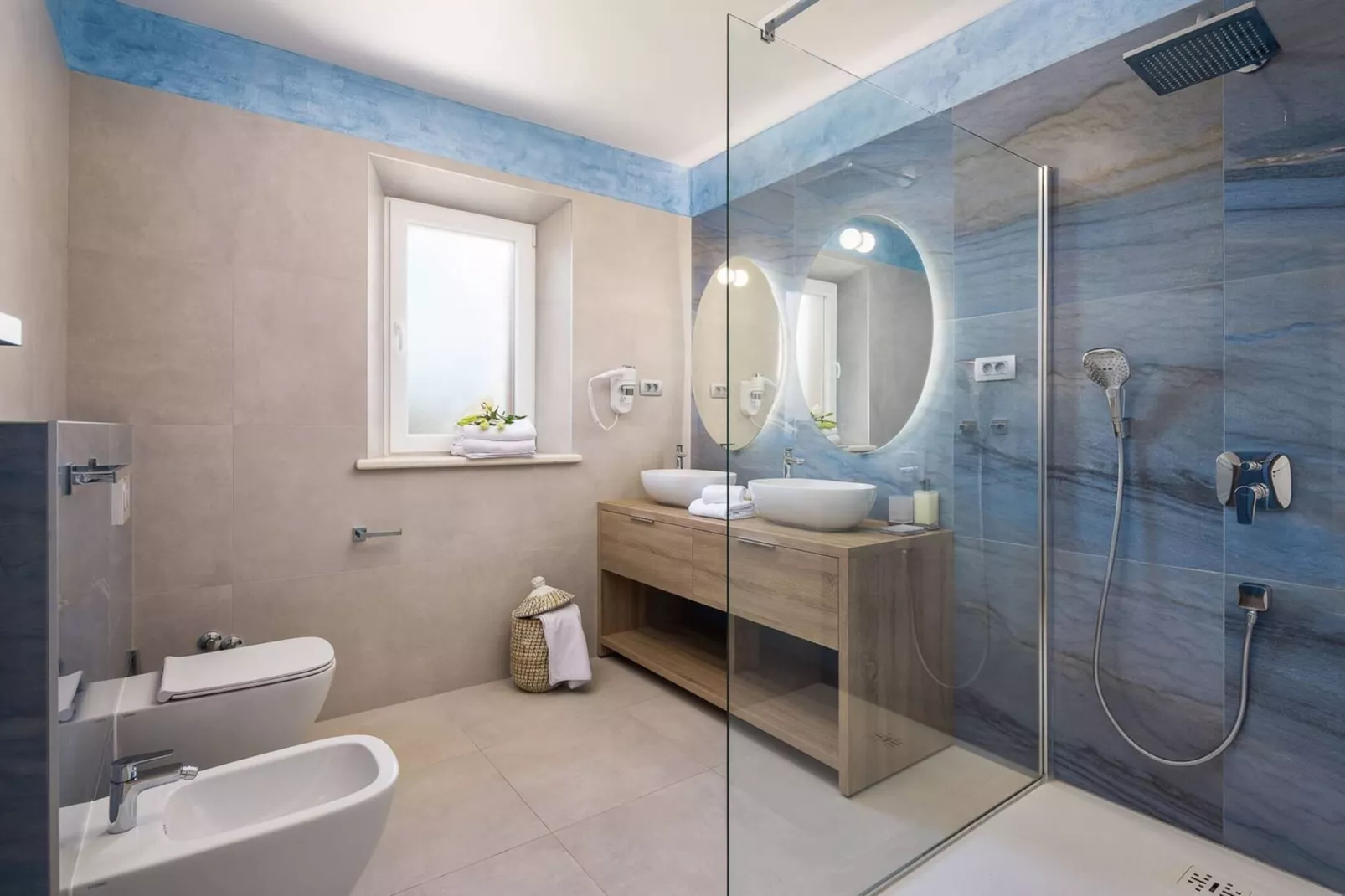 Luxury Seafront Villa Castello Rogoznica with Pool - Bathroom