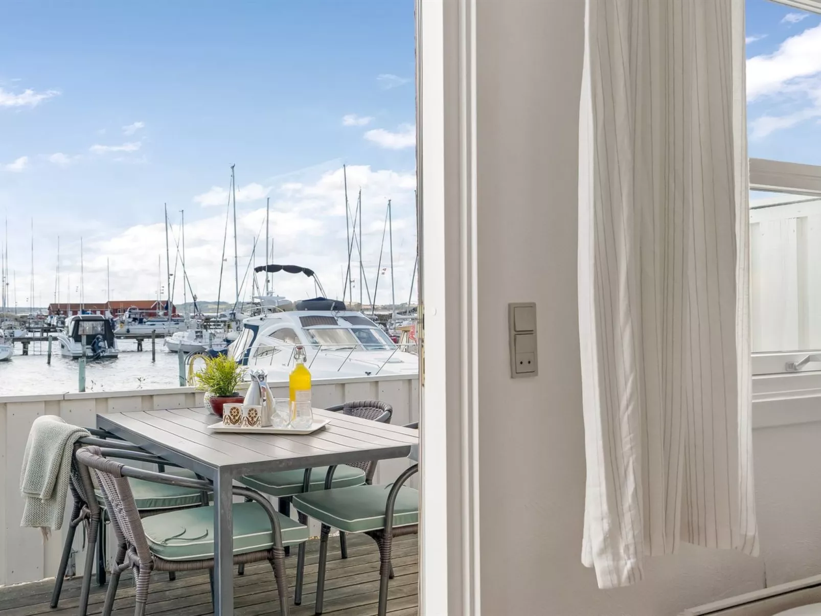 "Ake" - 10m to the fjord - Outside