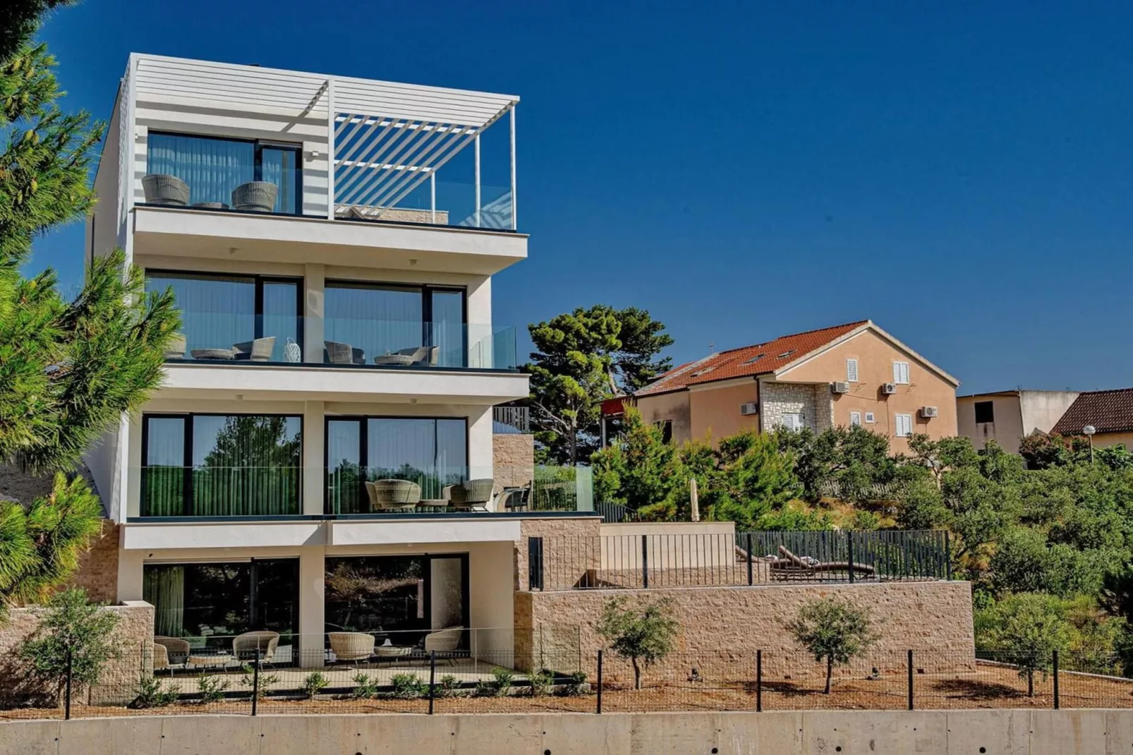 Luxury Villa Delight I – Promajna, Heated Pool - Exterior in summer