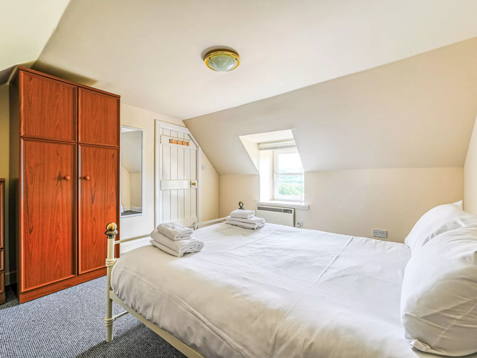 Loch Meiklie View - Drinnen