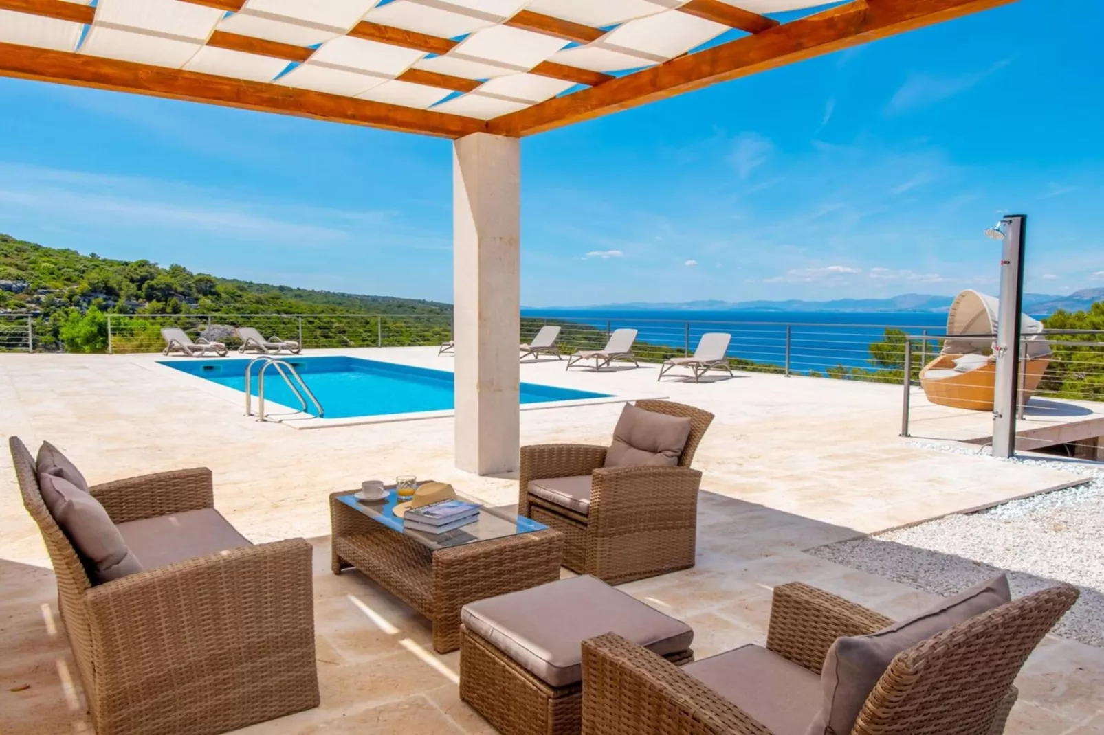 Villa Castello di Pietra Brac with Heated Pool - Terrasse/Balkon