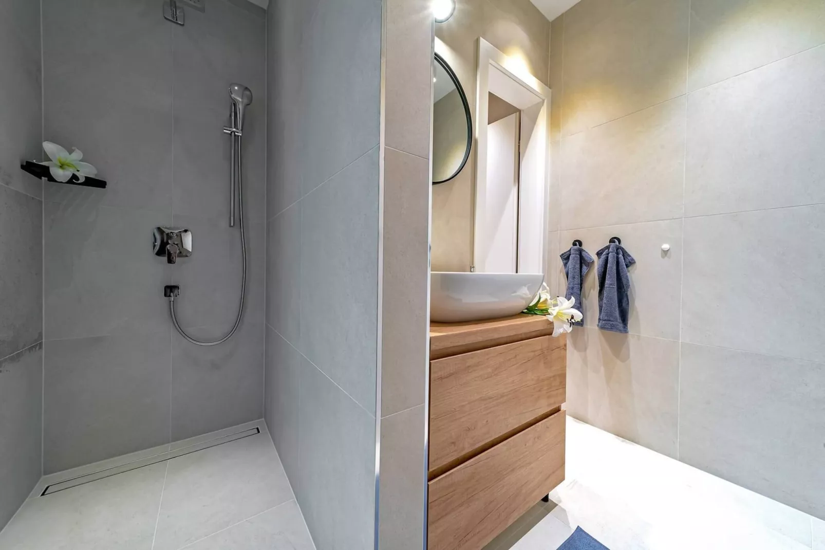 Luxury Villa Indigo Kanica with Heated Pool - Bathroom