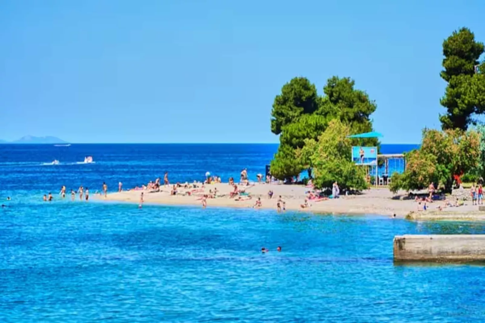 Royal Selection with Pool - One - Areas within 5km in summer