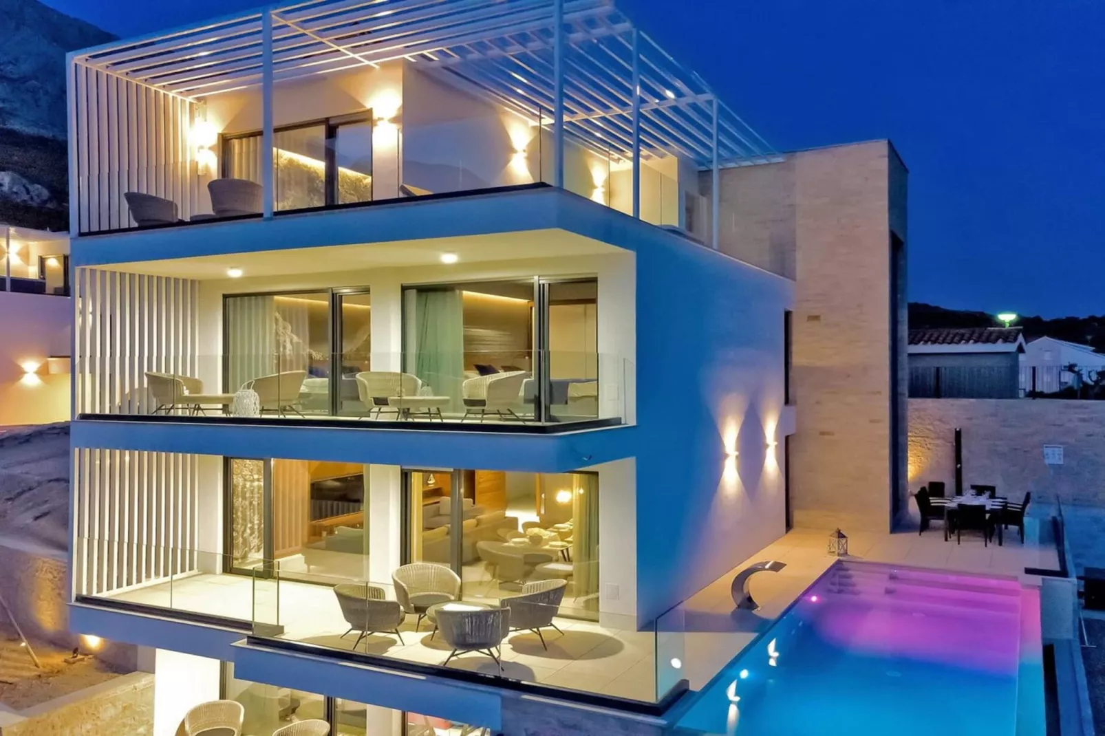 Luxury Villa Delight I – Promajna, Heated Pool - Exterior in summer