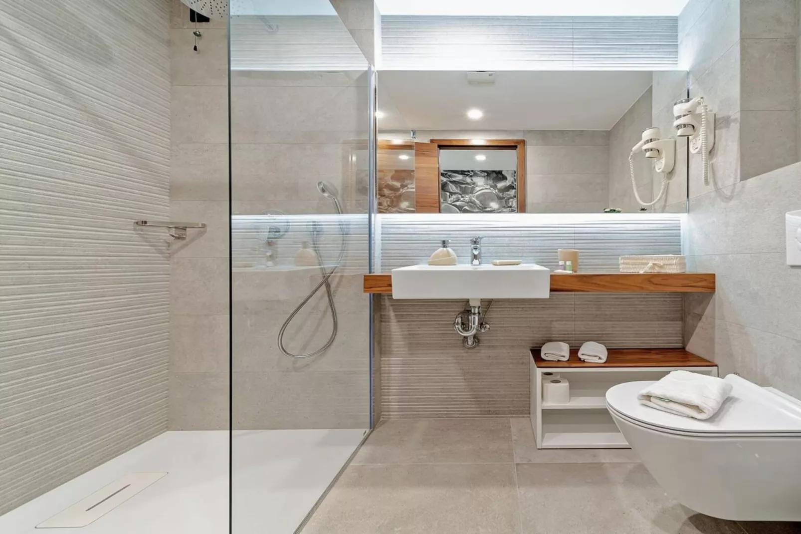 Luxury Villa Delight II – Promajna, Heated Pool - Bathroom