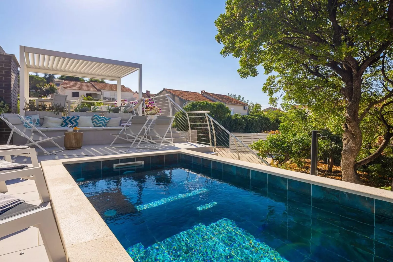 Luxury Villa Mila Supetar with Pool in the Center - Swimming pool