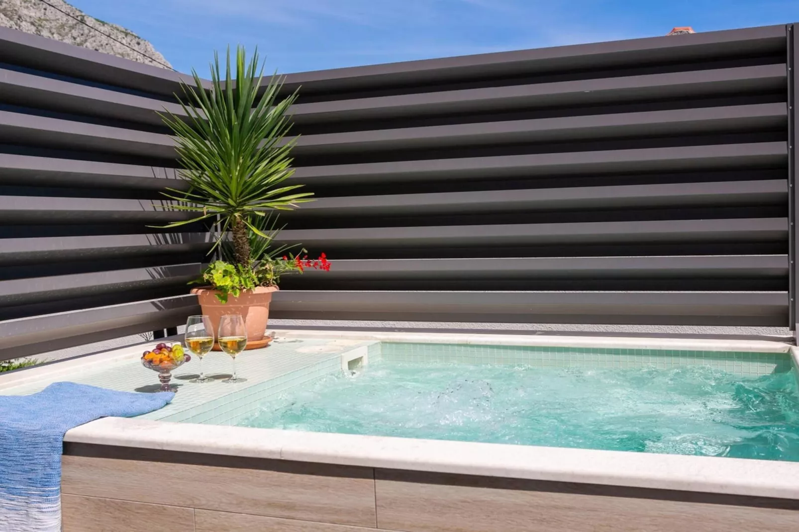 Luxury Villa Holiday Residence Omis w/ Heated Pool - Facilities