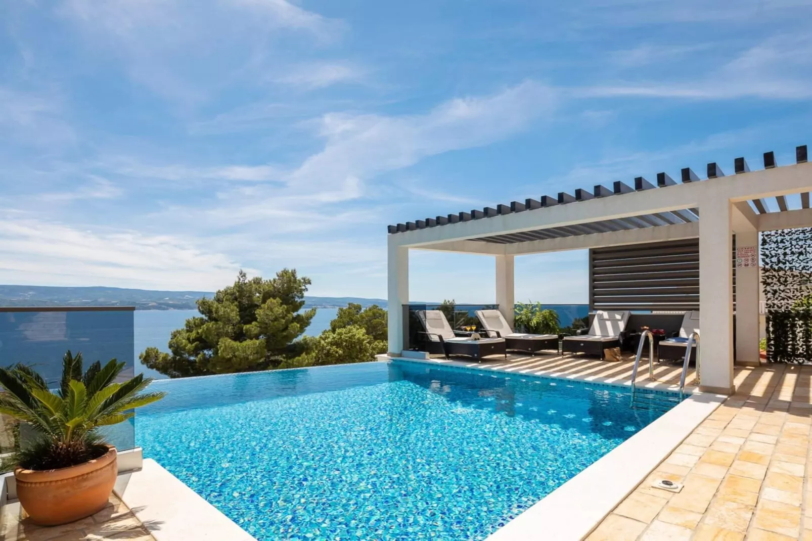 Luxury Villa Holiday Residence Omis w/ Heated Pool - Swimming pool