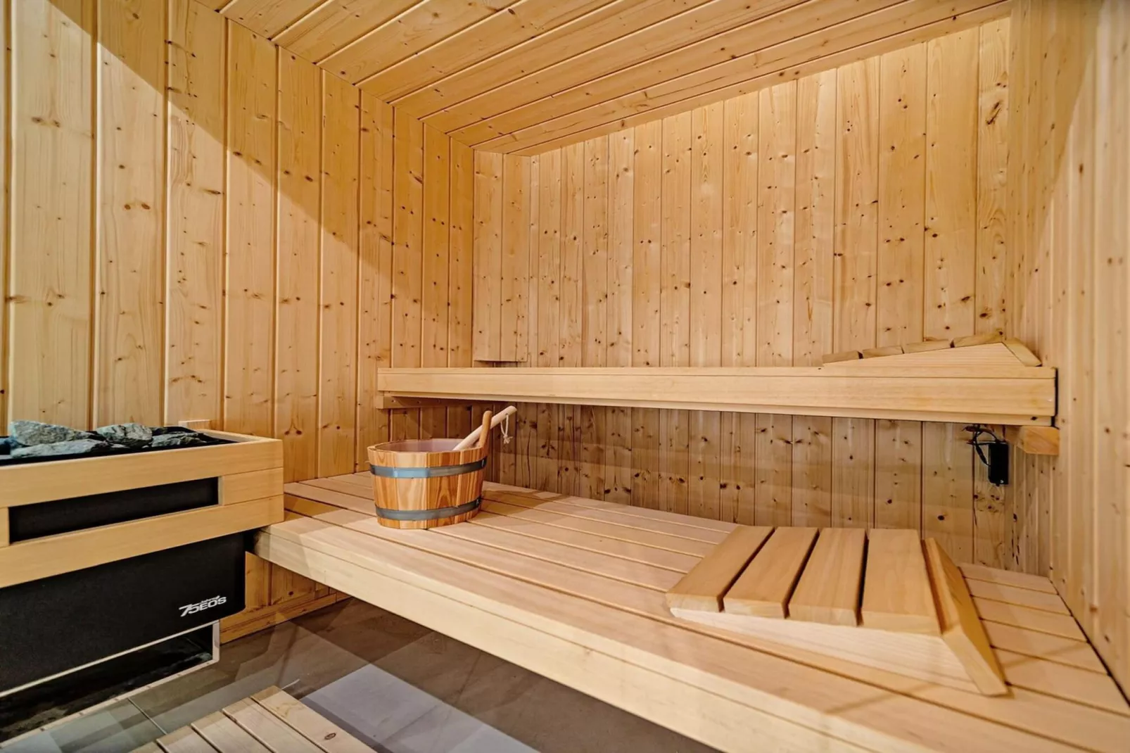 Luxury Villa Delight II – Promajna, Heated Pool - Facilities