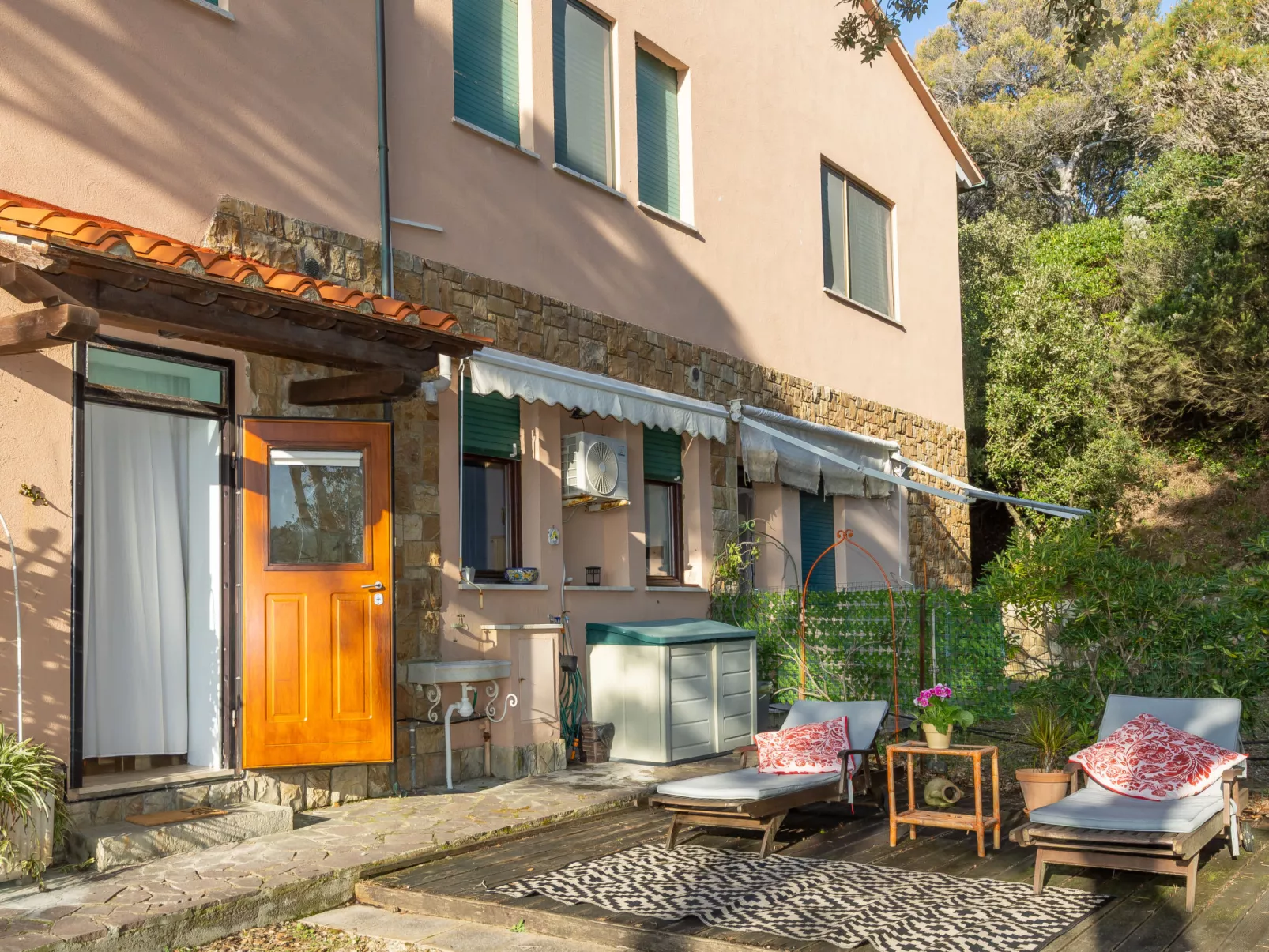 La casetta immersa nel verde - Draußen