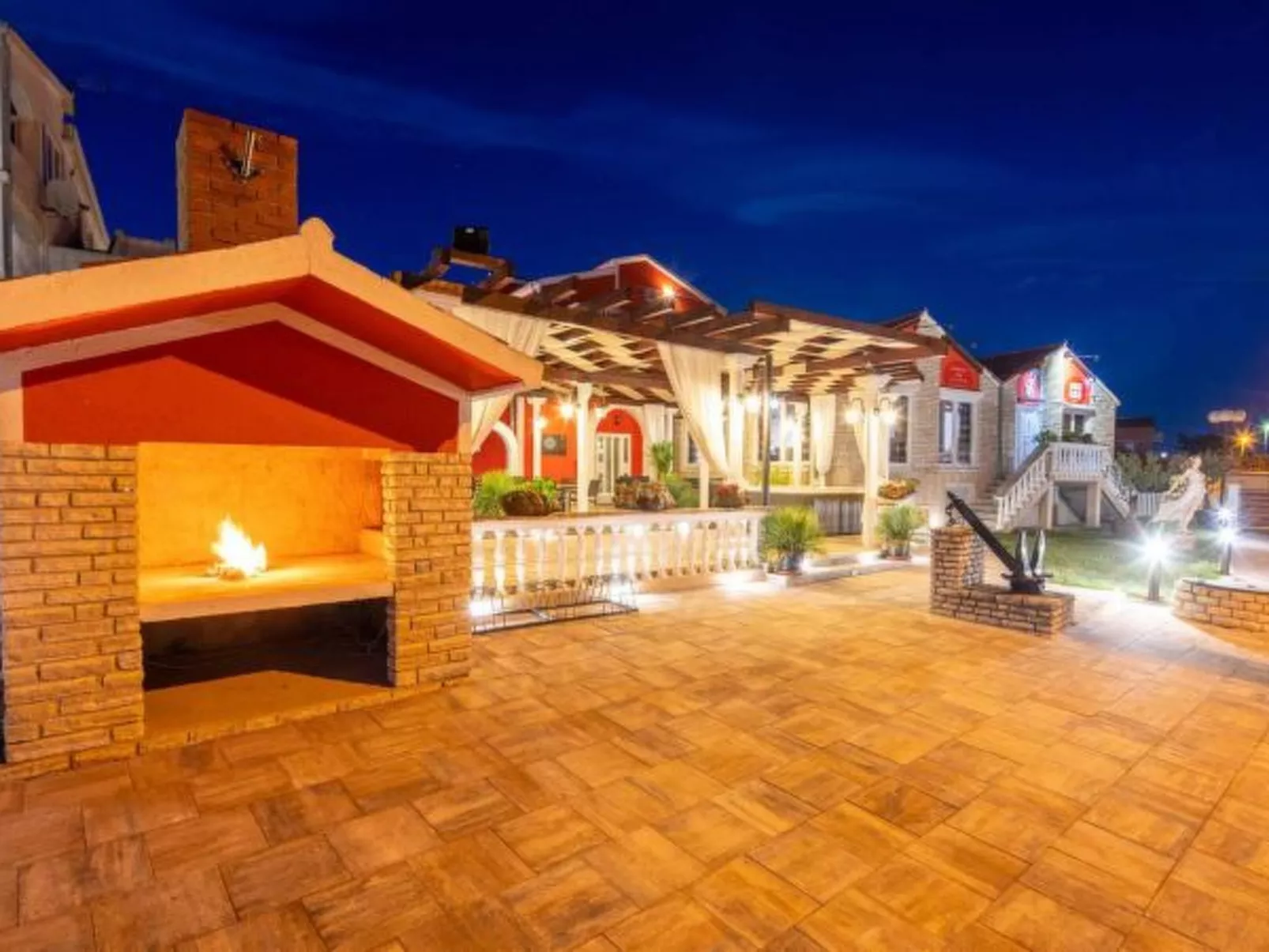 XXXL Villa Ancora with heated pool - Image-tags.info