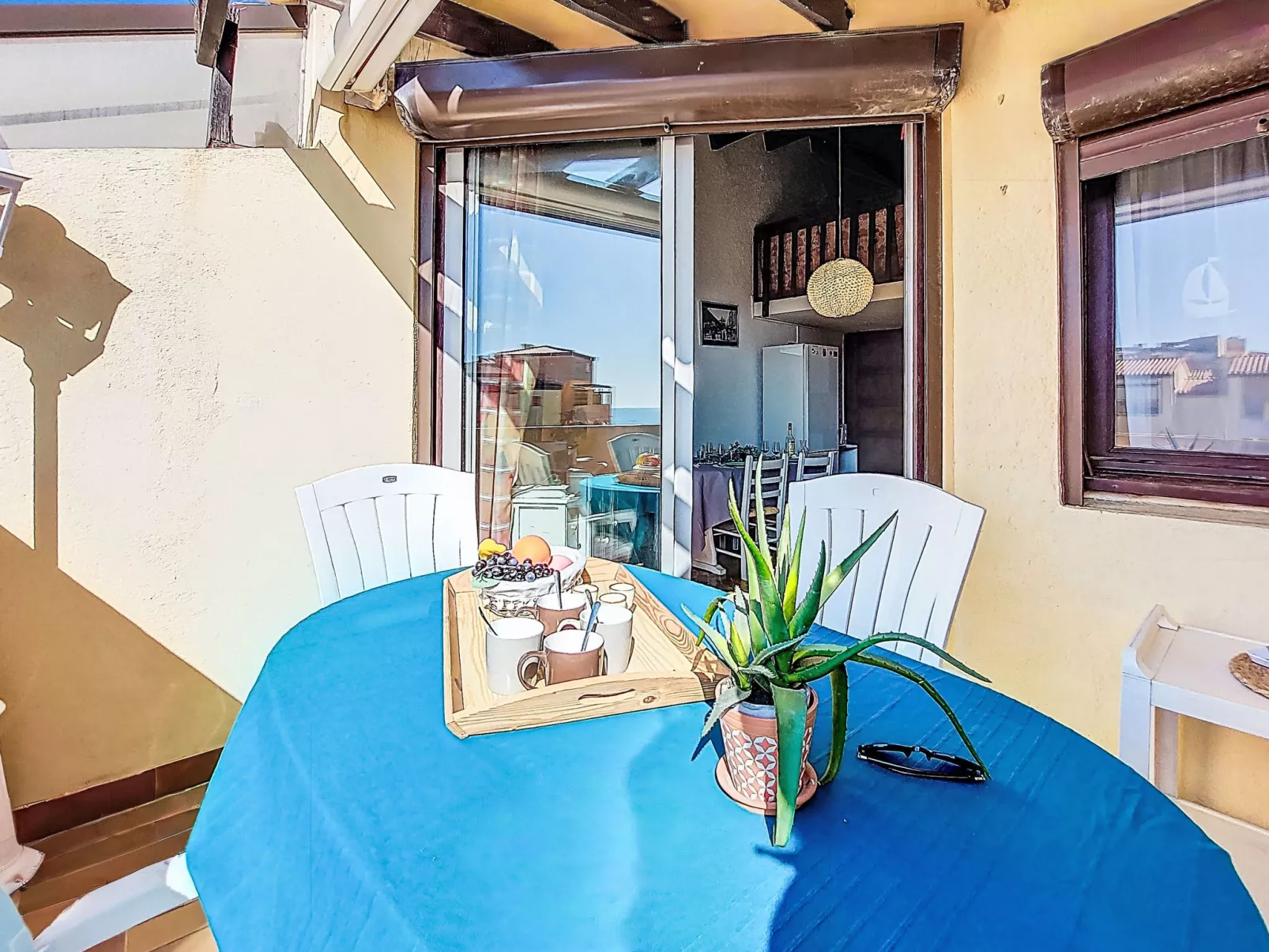 Front de Mer - Outside