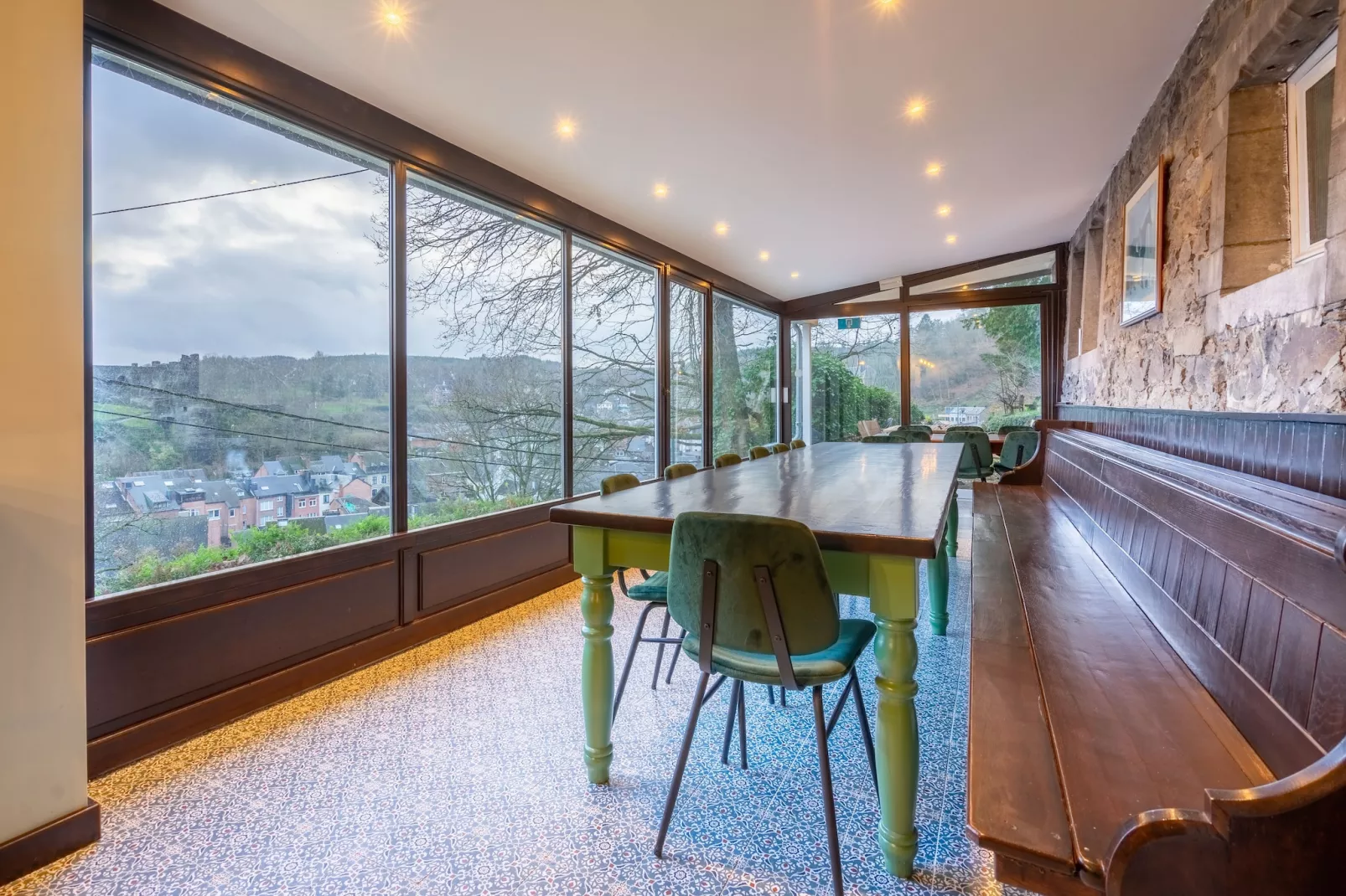 Chateau Constance 12 pax