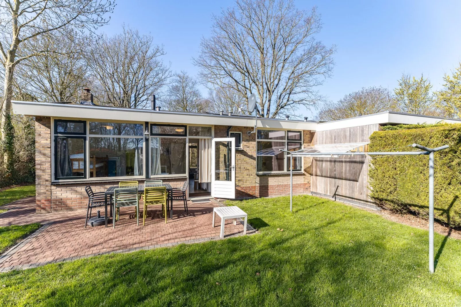 Vakantiehuis - Oosterpark 77 - Oostkapelle - Exterior in summer