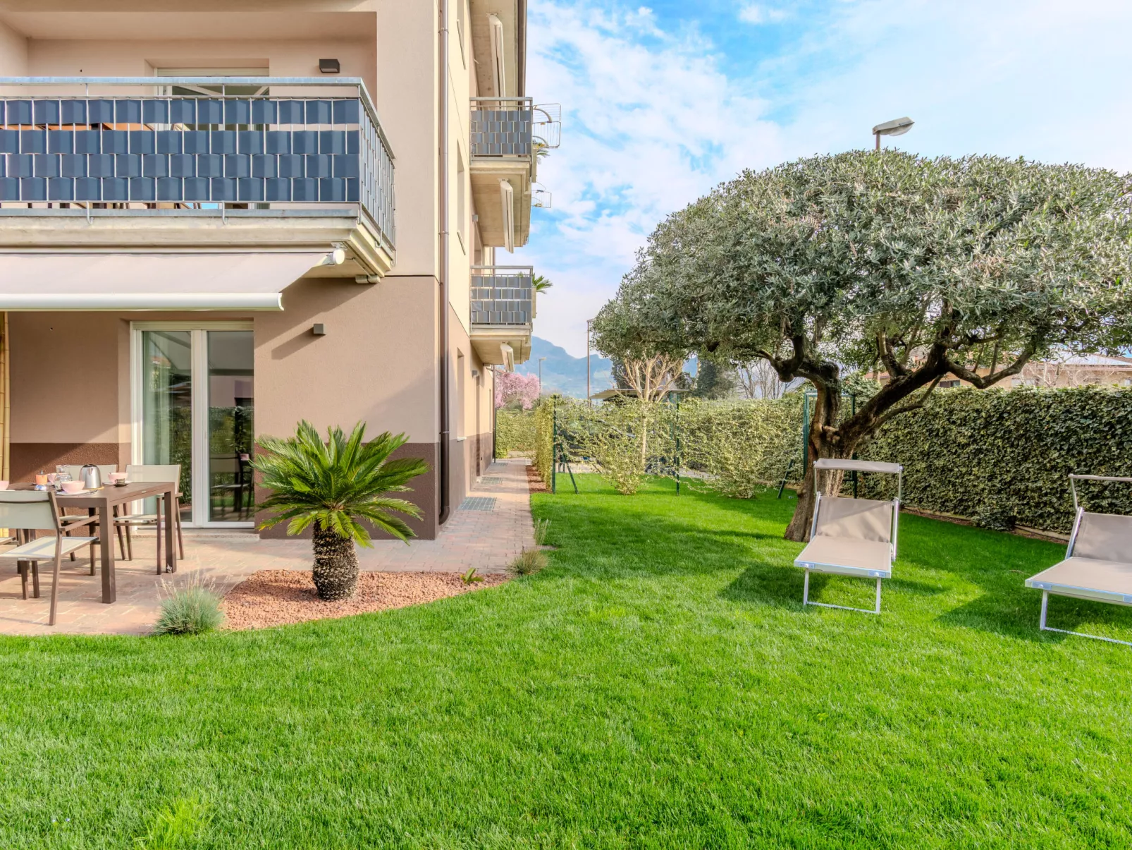 Garda Oasis and Horizon - Draußen