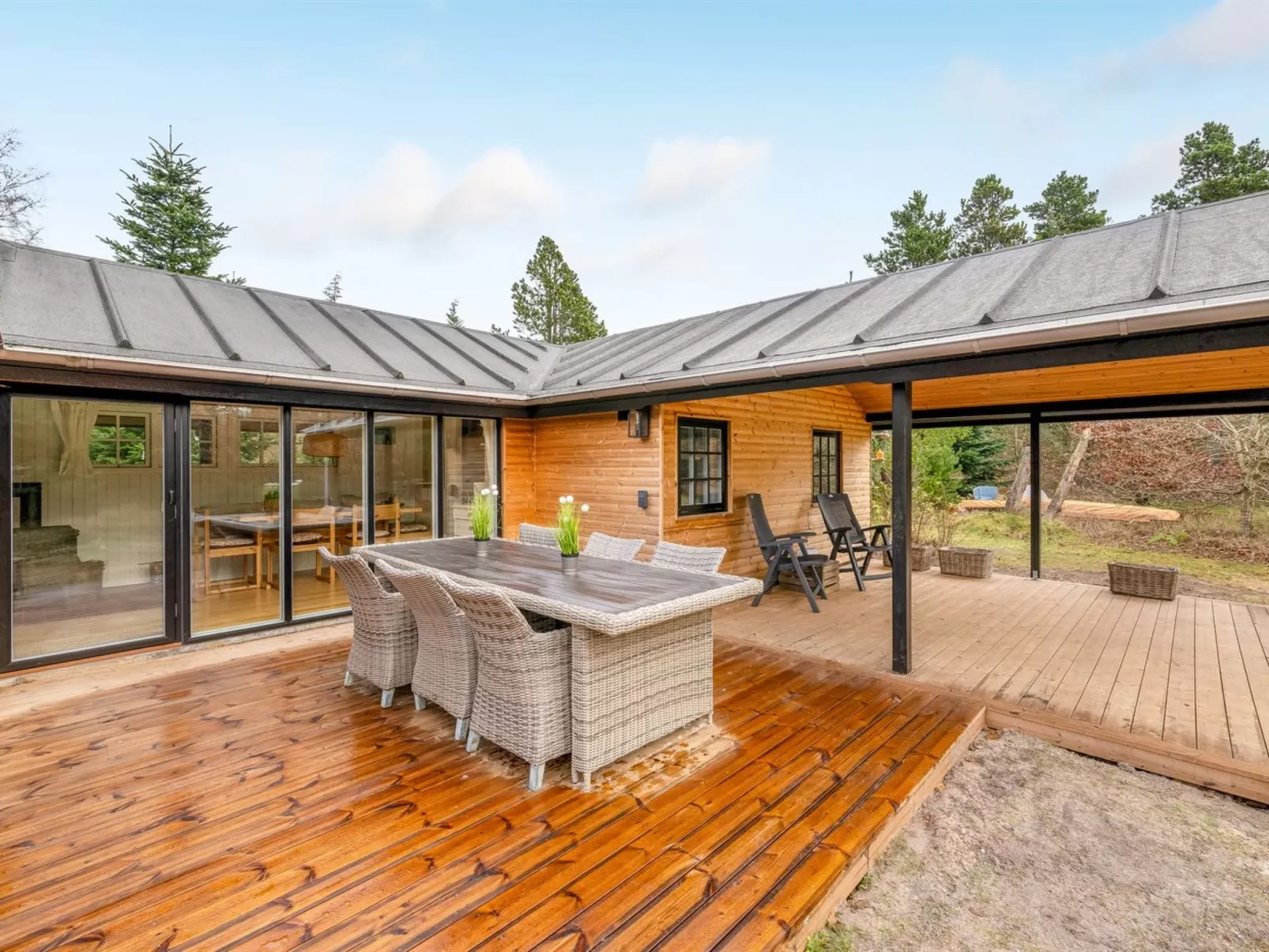 "Anu" - 2km to the fjord - Outside