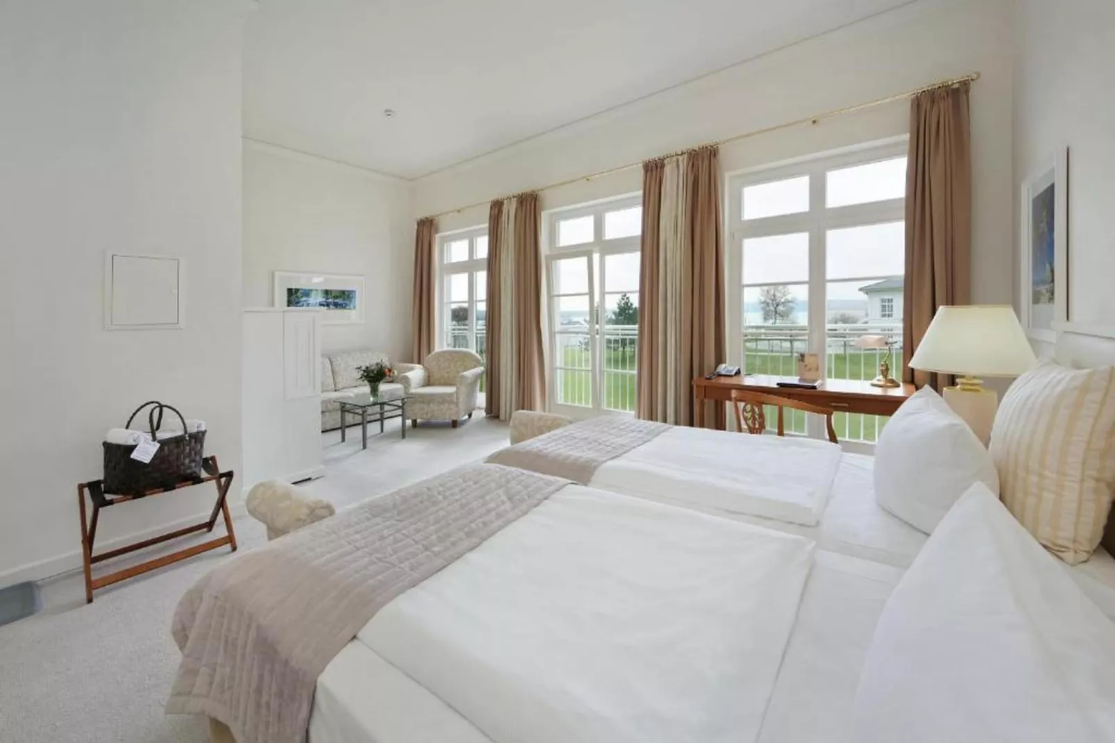 Junior Suite - Disability Access - Bedroom