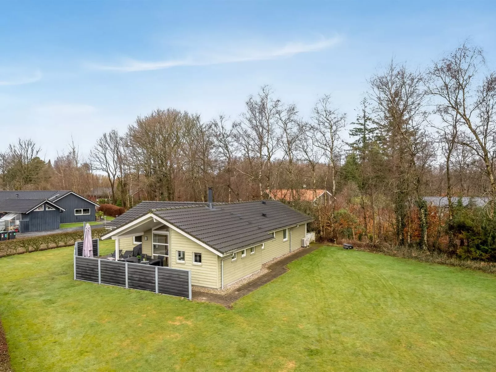 "Erikka" - 40km from the sea - Outside