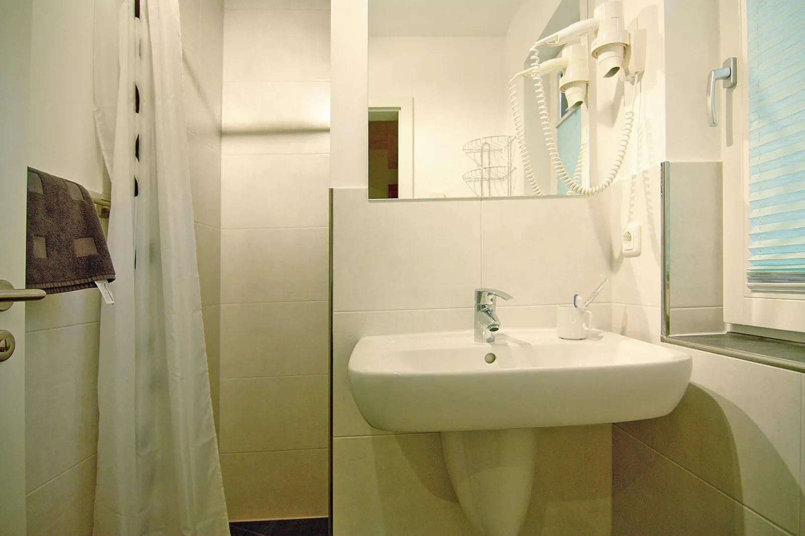 Doppelhaushälfte Luv in Zingst - Bathroom