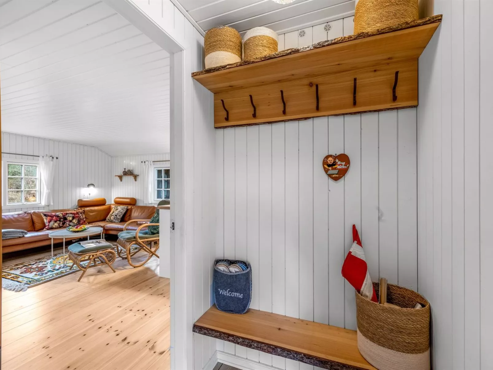 "Anu" - 2km to the fjord - Inside