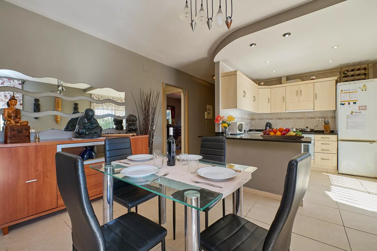 Sol y Mar - Dining room