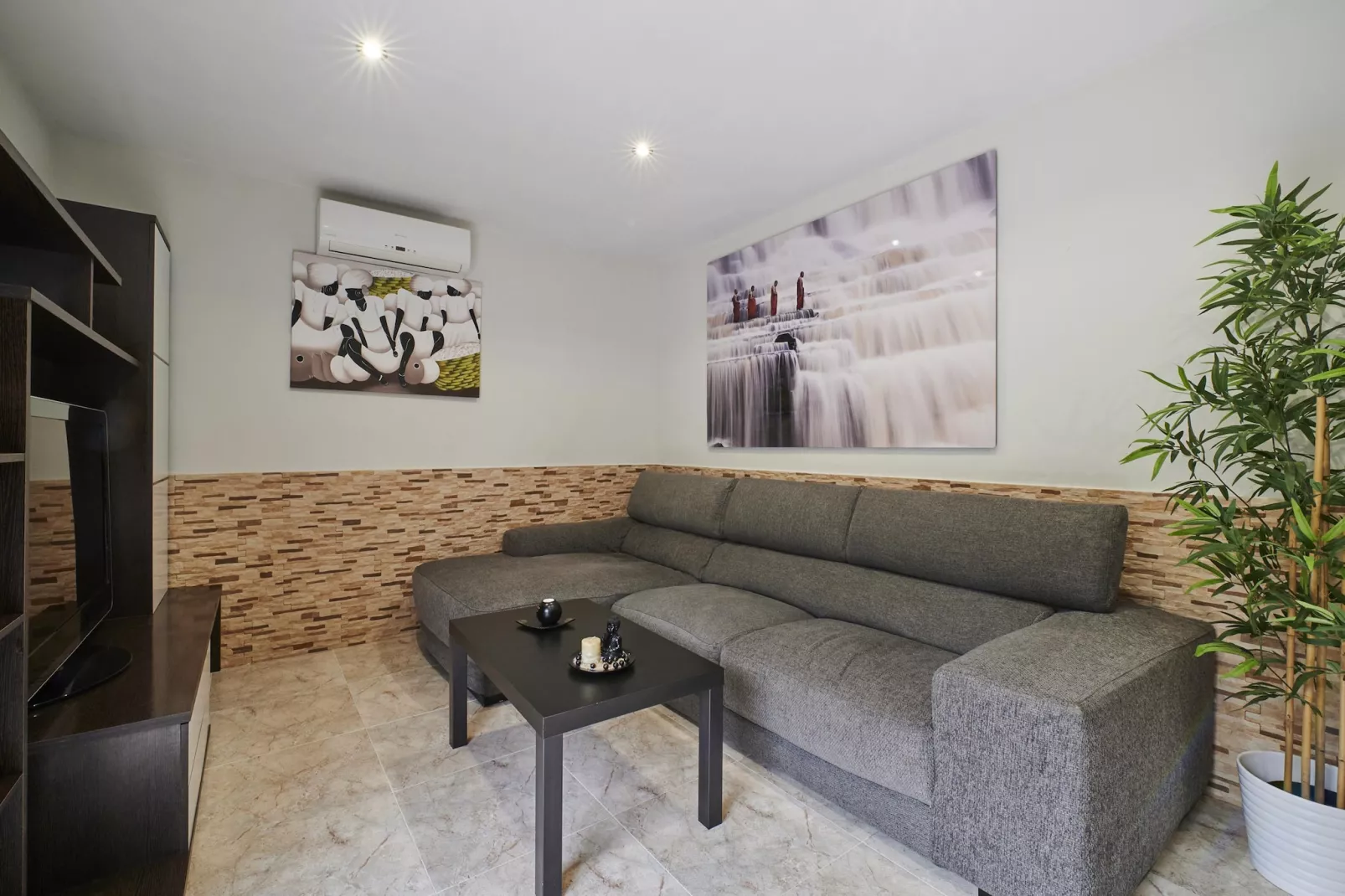 Ferreira - Living room