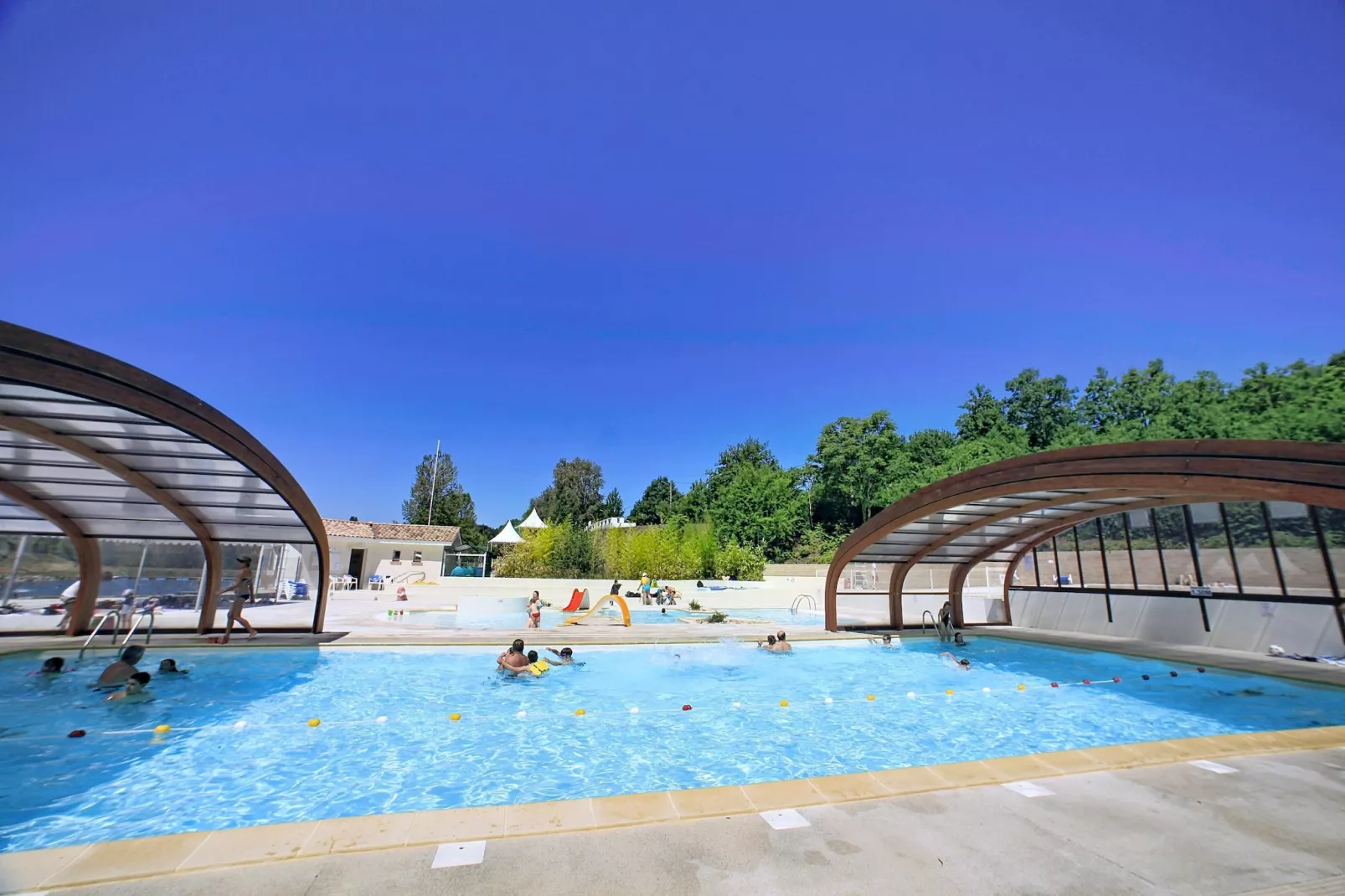 Hameaux des Lacs Two-Bedroom Cottage for 6 people - Piscine