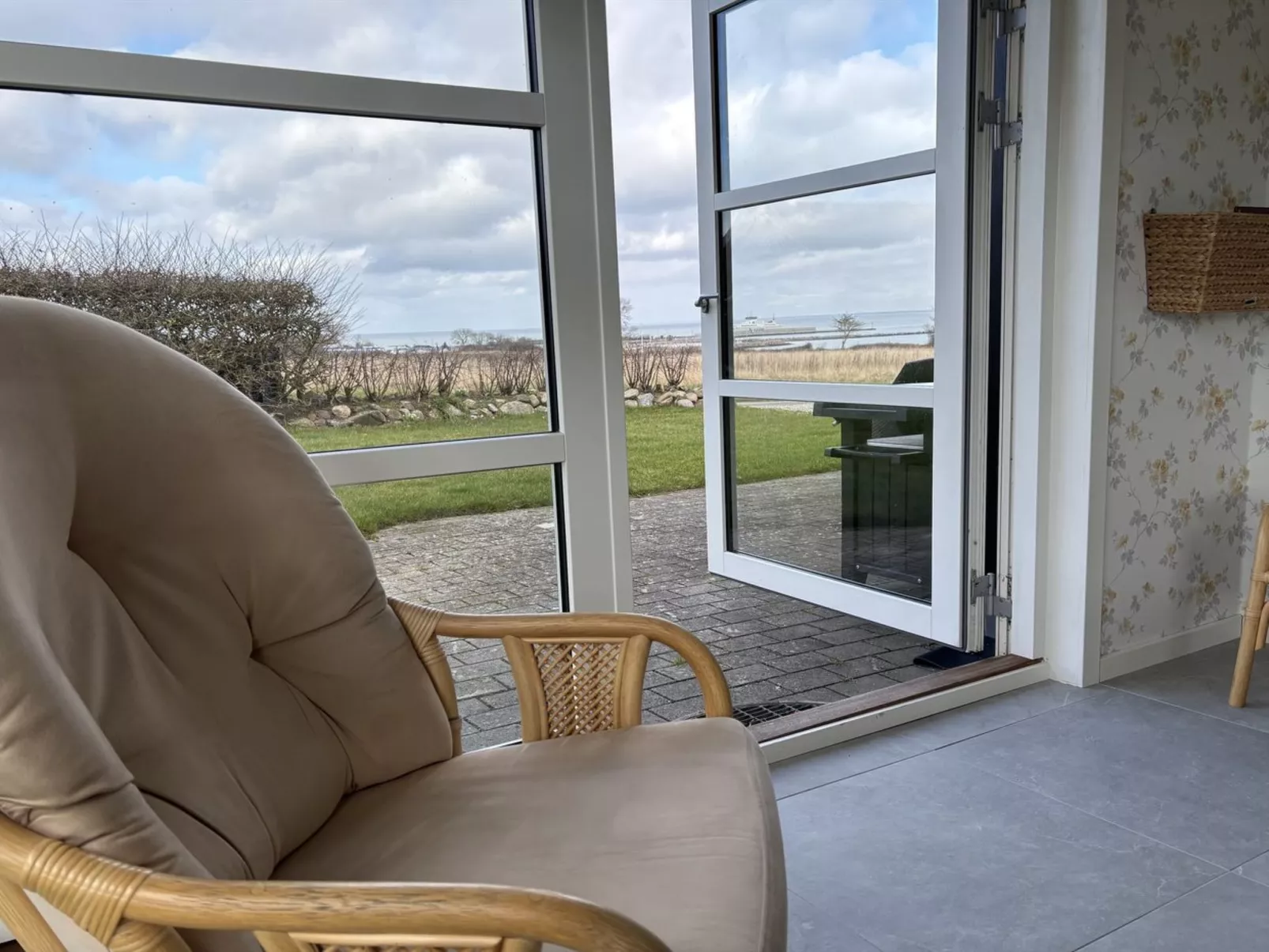 "Rikulf" - 150m from the sea - Outside