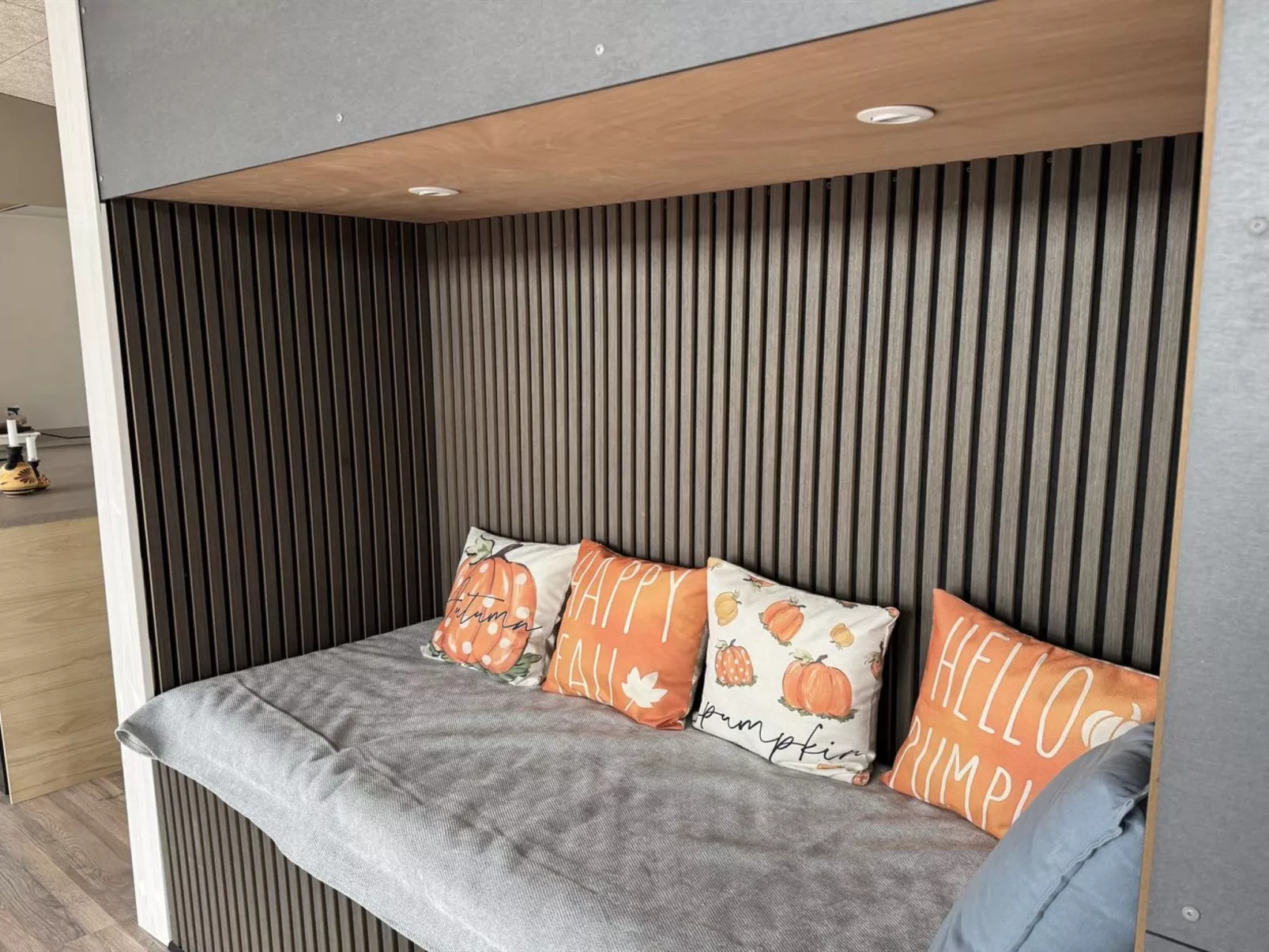 "Sharina" - 320m to the fjord - Dedans