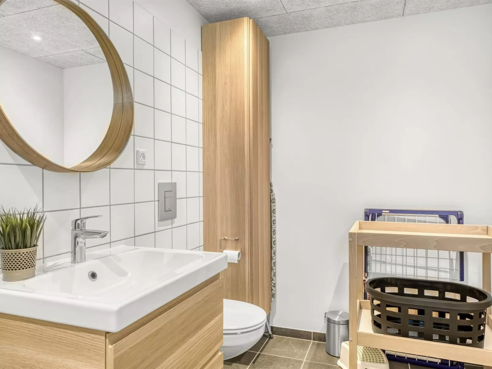 "Alfrede" -  from the sea - Inside