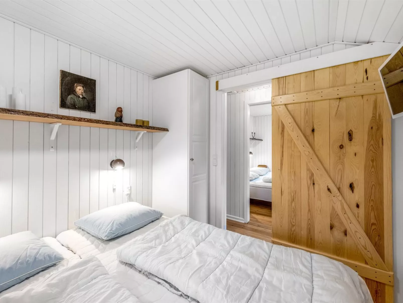 "Anu" - 2km to the fjord - Inside