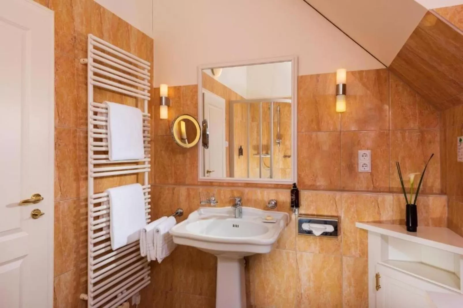 Apartment with Balcony - Salle de bain