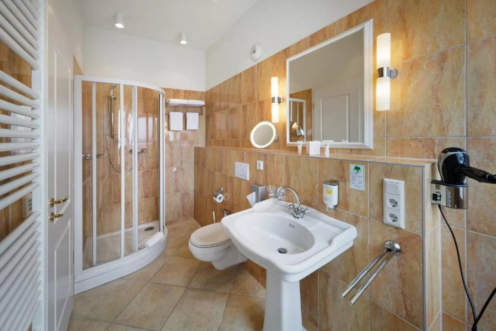 Junior Suite - Bathroom