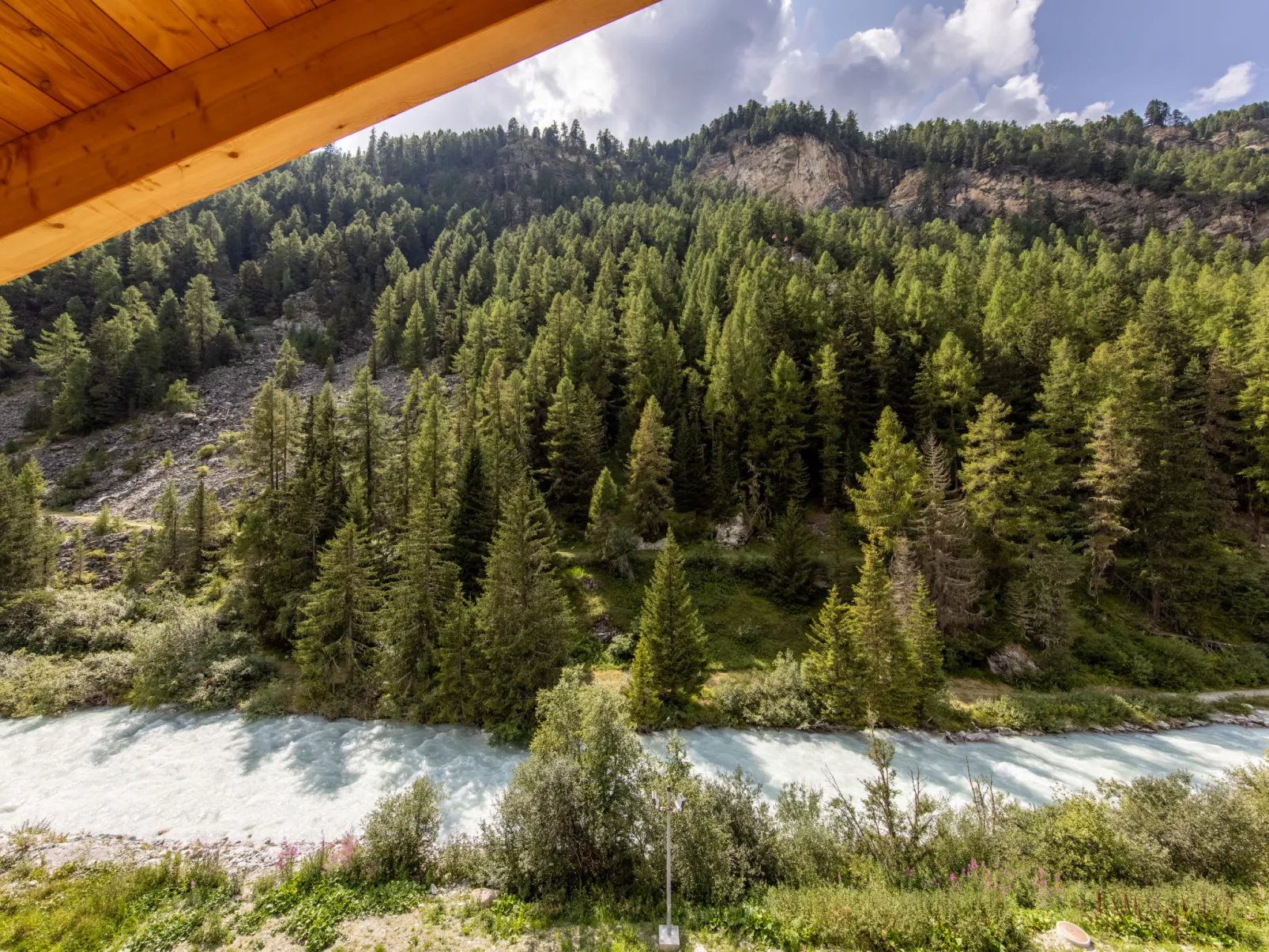 SWISSPEAK Resorts Zinal - Outside