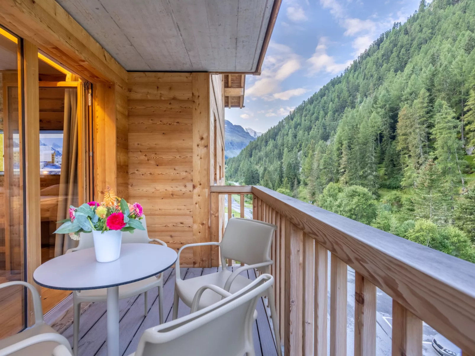 SWISSPEAK Resorts Zinal - Outside