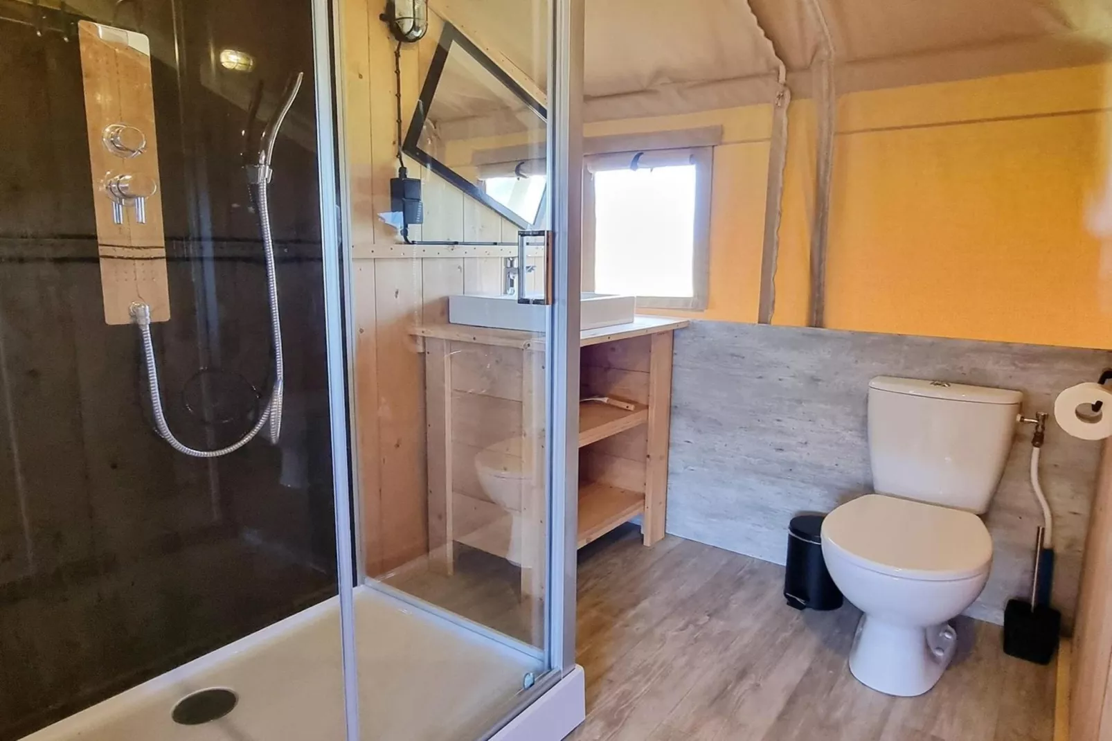 Luxe glamping met badkamer 1 - Badezimmer