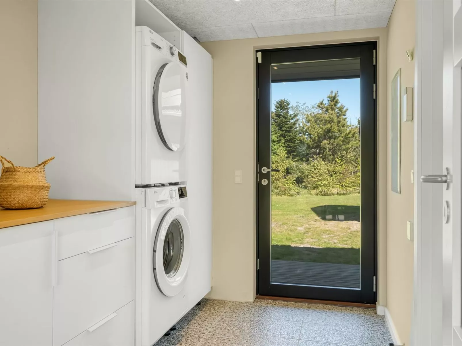 "Alfrede" -  from the sea - Inside