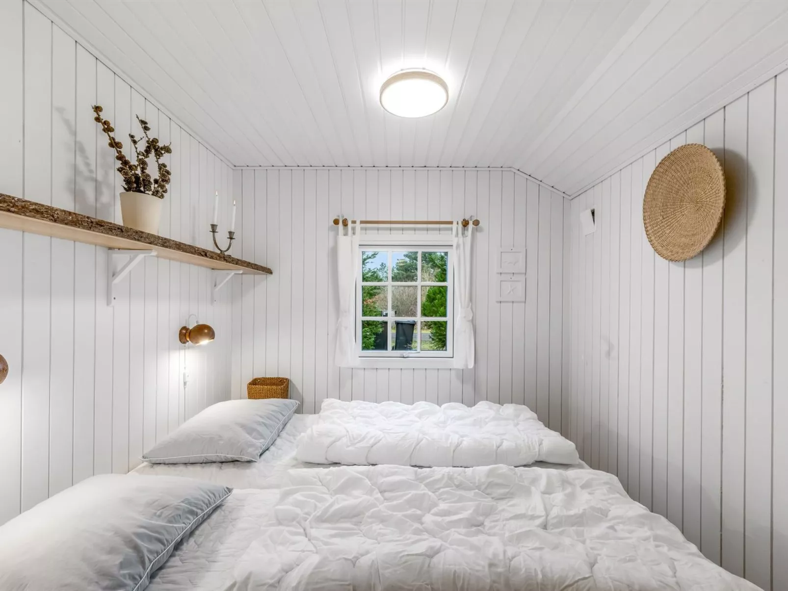 "Anu" - 2km to the fjord - Inside