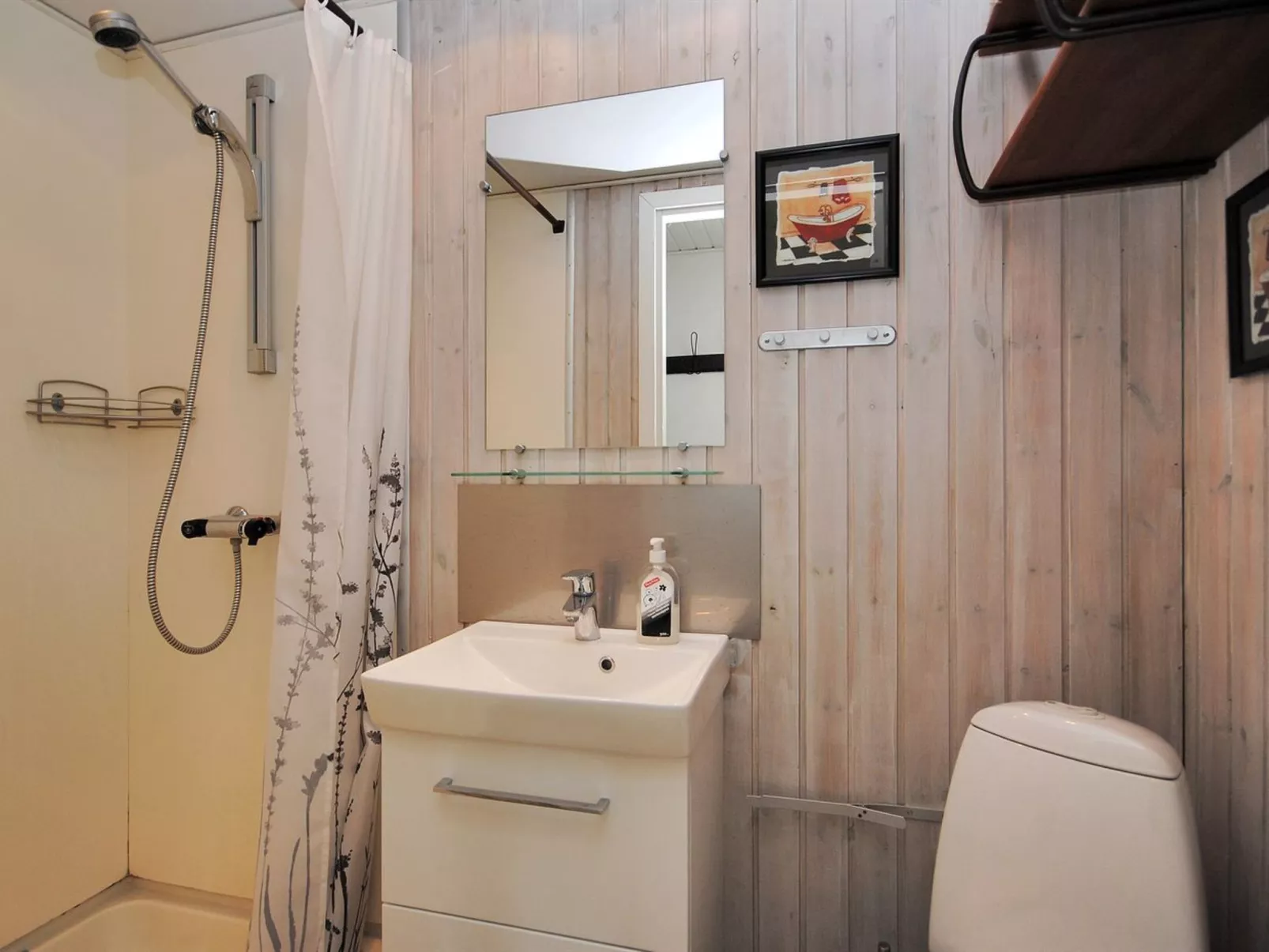 "Ingeborre" - 100m to the fjord - Dedans