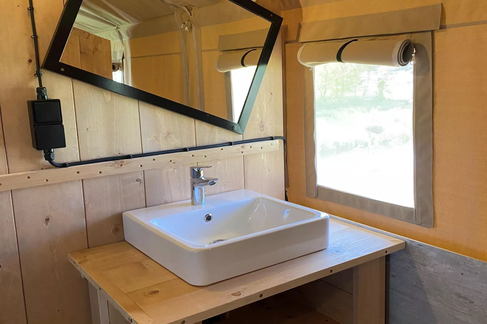 Luxe glamping met badkamer 1 - Badezimmer
