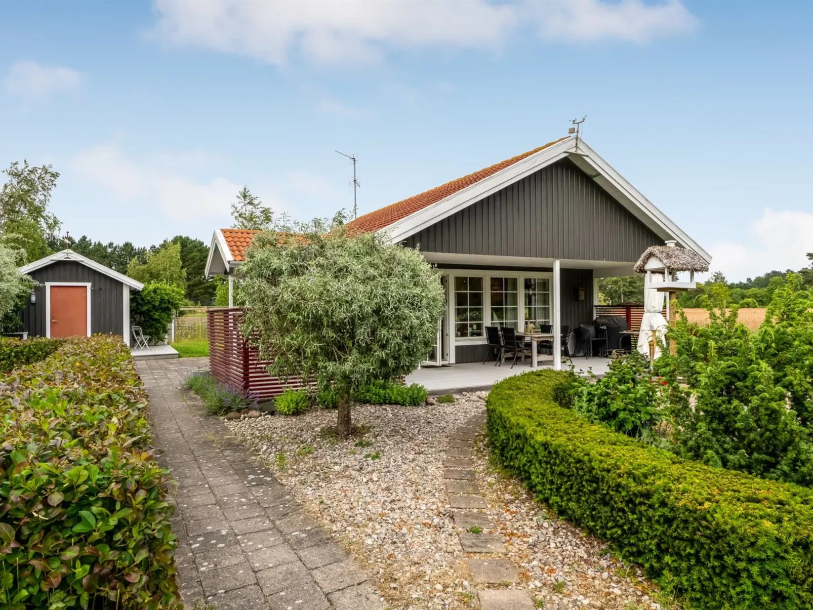 "Thine" - 800m from the sea - Draußen