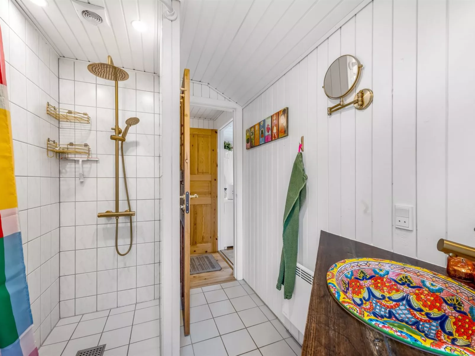 "Anu" - 2km to the fjord - Inside