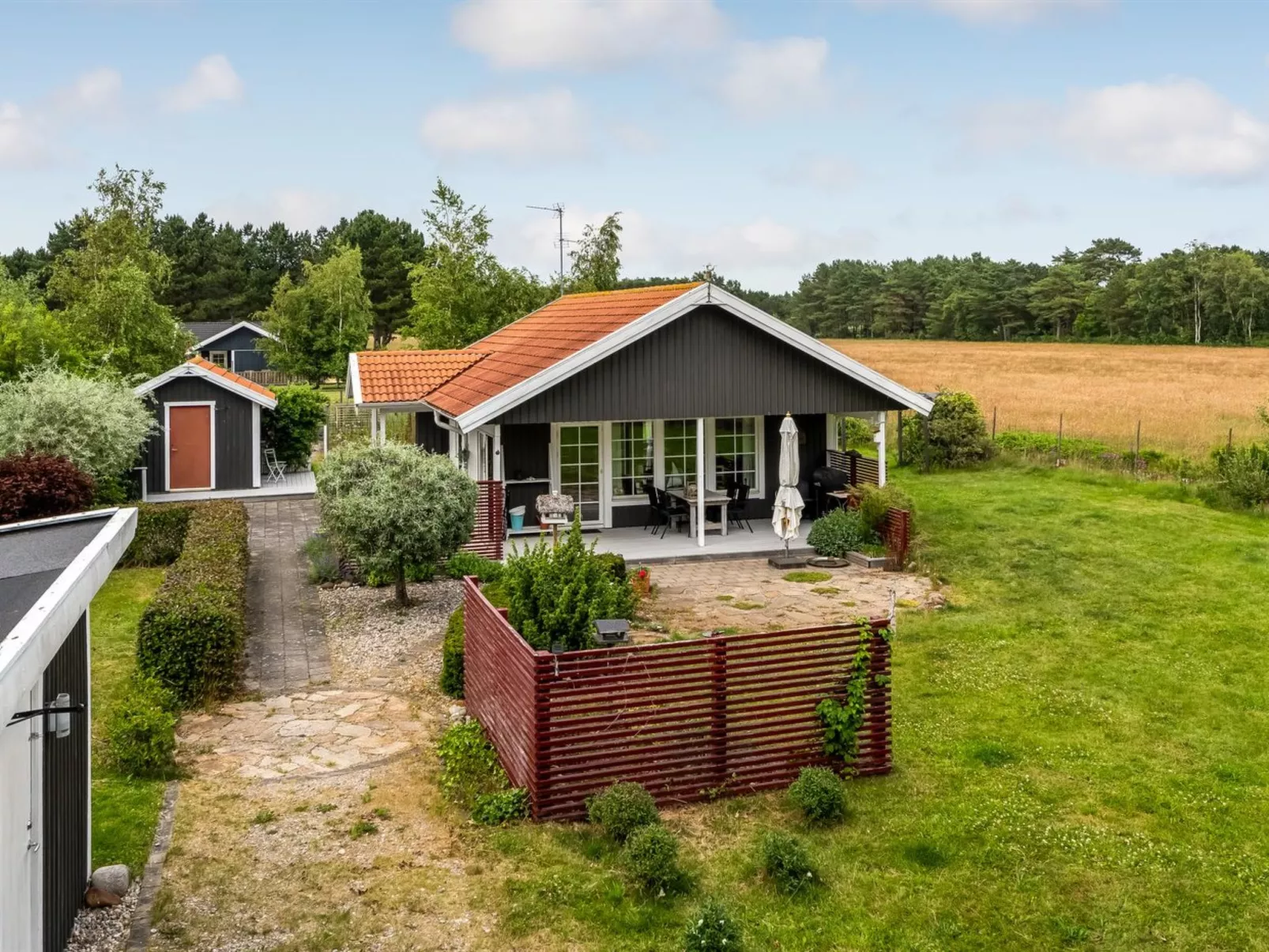 "Thine" - 800m from the sea - Draußen