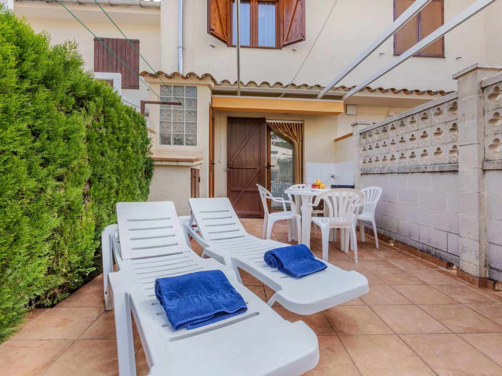 Raco Mas Estel - Outside