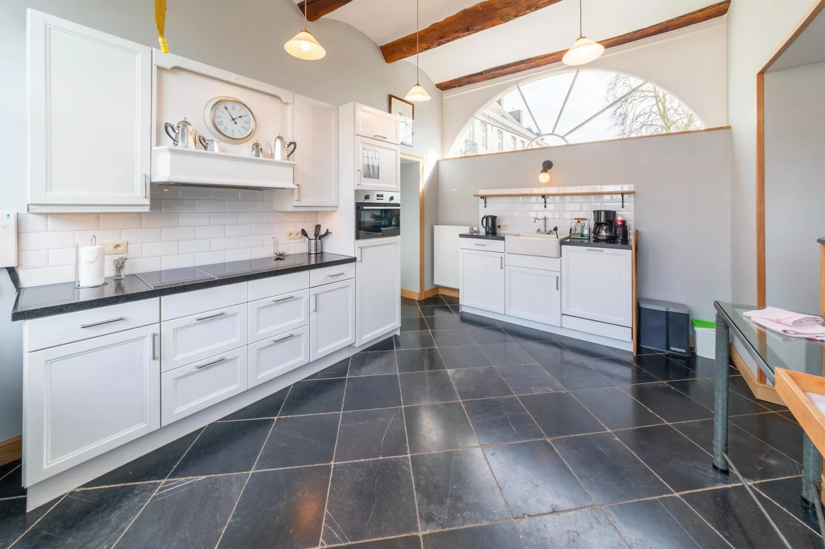 La Cour de Himbe - Exterior in summer