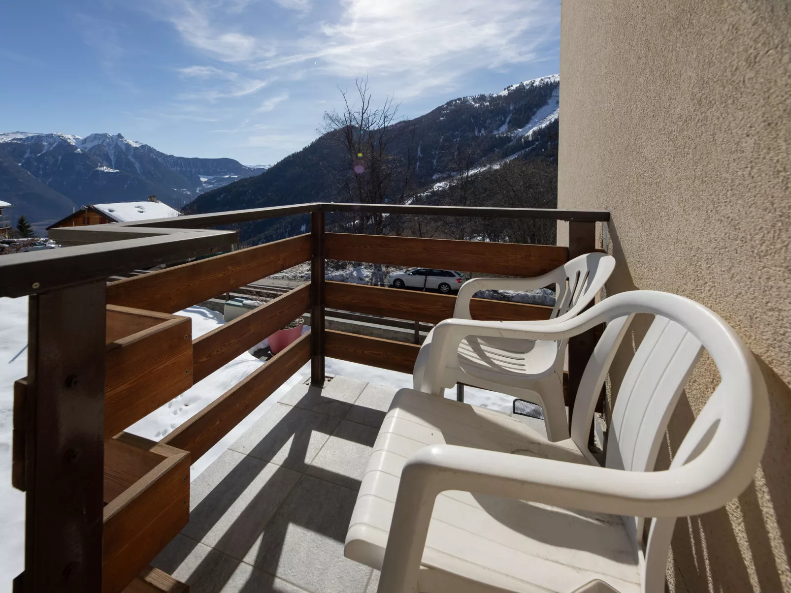 Tourbillon B 27 - Outside