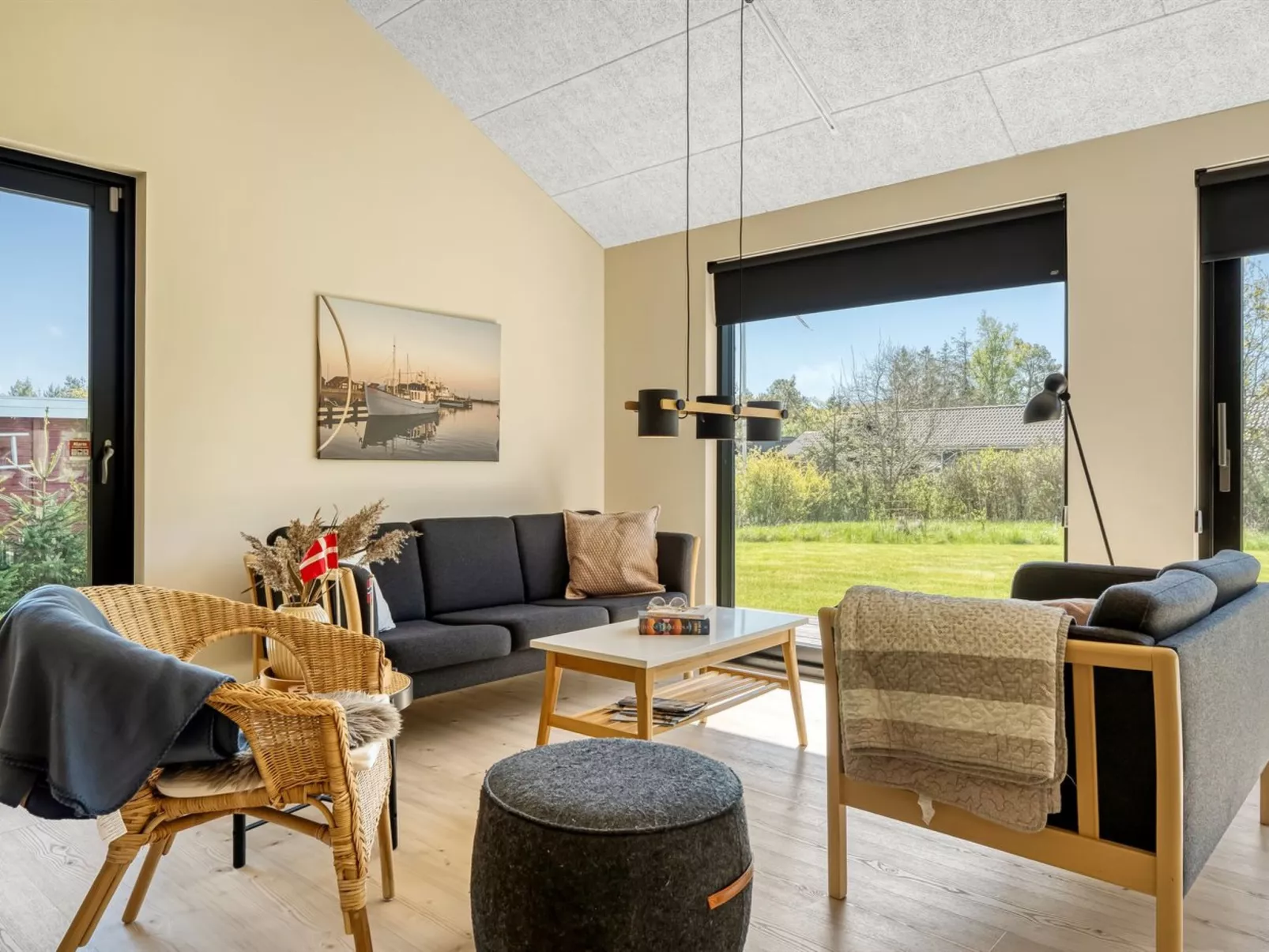 "Alfrede" -  from the sea - Inside