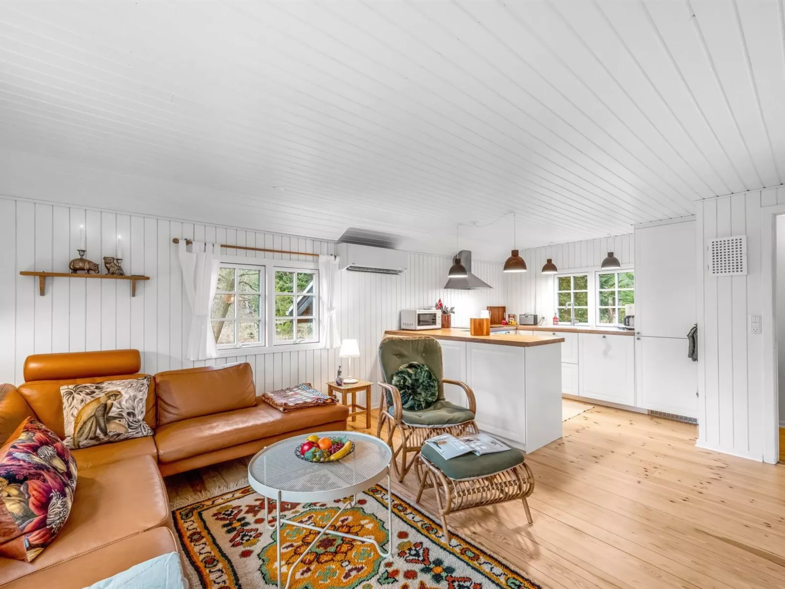 "Anu" - 2km to the fjord - Inside